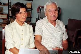 Ortaokulda rıfkı melül meriç'in, yatılı okuduğu i̇stanbul lisesi'nde ise hakkı süha gezgin'in öğrencisi oldu. Tarik Bugra Dogumunun 100 Yilinda Anilacak Yenibirlik Gazetesi