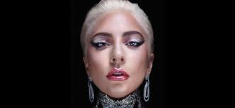 Dans la section des commentaires, on peut ainsi lire : Lady Gaga Officialise Sa Relation Avec Son Nouvel Amoureux Photo Voltage Connectee A Paris