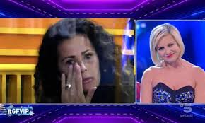 Infatti ha voluto dire la sua sull'intervento chirurgico. Samantha De Grenet In Lacrime Dopo Le Offese Di Antonella Elia Ho Avuto Un Tumore