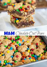 M M Chocolate Oat Bars Brown Sugar Oatmeal Cookie Base With A Layer Of Chocolate Fudge In The Middle And Topped Chocolate Oats Dessert Recipes Cookie Recipes