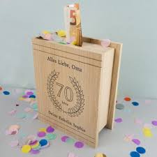 Geburtstagsgeschenk für einen geliebten menschen sein, oder geschenk für andere besondere anlässe wie weihnachtstag oder einen besonderen tag ♥ die sieben ringe sind alle. Geschenke Zum 70 Geburtstag Jetzt Auf Geschenke De