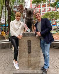 Hoje fazemos 24 anos juntos, 20 casados. Apos O Bbb19 Boninho Curte Viagem Romantica Para O Japao Com Ana Furtado