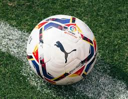 The campeonato nacional de liga de primera división, commonly known simply as la liga and officially as laliga santander for sponsorship reasons, stylized as laliga. Pallone Liga 2020 2021 Puma Presenta Accelerate E Adrenalina