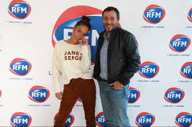 La chanteuse est très engagée dans cette association, qui regroupe de nombreuses célébrités françaises. Decouvrez L Interview D Amel Bent Au Micro De Bernard Montiel