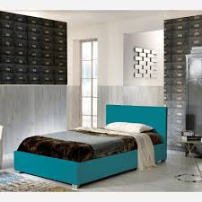 Design e funzionalità a prezzi di outlet, per cameretteweb è specialista in letti e zona notte, nel nostro negozio online vi proponiamo un catalogo di letti da una piazza e mezza semplici e moderni, con pianale o giroletto in legno con la rete a doghe. Letto Moderno 1 Piazza E Mezzo Contenitore St134 Emporio3