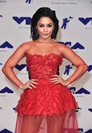 Vanessa hudgens and austin butler are those celebrities who were the symbol of typical teenage vanessa's twitter message in december 2019 clarified every rumour about her and austin getting. Best Hairstyles Looks Trends 2017 2018 2019 Chad Wood Styles Vanessa Hudgens For The 2017 Mtv Video Music Awards Luxurious Volume Root Booster Blow Dry Lotion Luxurious Volume Forever Full Hairspray Frizz