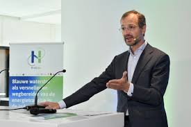 Search, discover and share your favorite wiebes gifs. Minister Wiebes Presented With H Vision Report Port Of Rotterdam