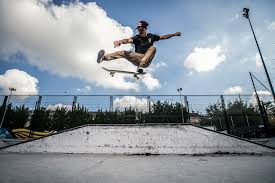 En un video compartido en las redes sociales del ex patinador profesional, tony hawk, se puede ver a un tony de 53 años cumplir lo que sería un sueño para él: El Skate Espanol El Desconocido Y Solitario Debutante Olimpico Con 450 Licencias Deportes El Pais