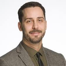 Do you have example of earthworm population dynamics throughout the year  under temperate climate in agricultural conditions?