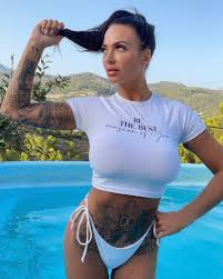 CHLOE LOPEZZ on X: Be the best version of you, everyday💫🤍  t.coS9M0DMNOWh  X