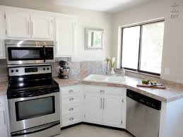 paint kitchen cabinets in 10 easy steps