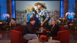 Brooks met his first wife, sandy mahl, in college and the two married 1986. Garth Brooks Trisha Yearwood S Love Story How Did They Meet Heavy Com
