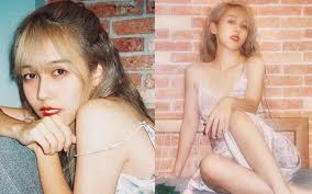 Hậu Hoàng mặc váy