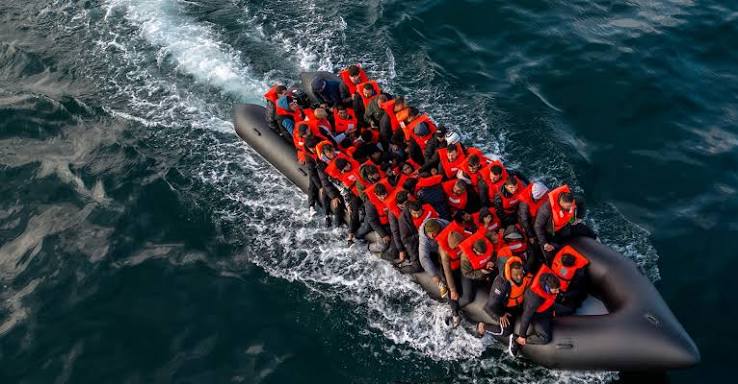 More migrant dinghies cross Channel to England despite Rwanda threat | Reuters