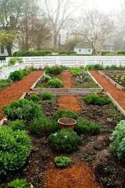 Early American Gardens Historic Gardens Spring At Colonial Williamsburg In 2020 Colonial Garden Herb Garden Design Urban Garden