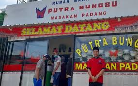 Jual masakan padang enak di magetan. Rasanya Maknyuss Rumah Makan Padang Di Sragen Ini Kerap Didatangi Bupati Dan Wabup