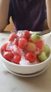 .es dawet, es campur, es buah, es teller, es doger, es durian, sop buah, es burjo, wedang bajigur, wedang angsle, es roti campur, es roti campur, es lidah buaya meskipun hanya berupa tenda kaki lima sederhana, kesegaran es buah pk patut anda coba. Es Buah Picture Of Anggrek Resto Bangka Island Tripadvisor