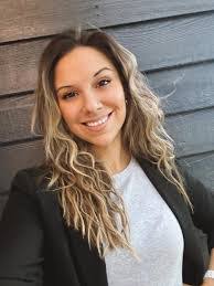 Ashley Grant's Instagram, Twitter & Facebook