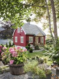 Pin Von Malin Strehler Auf Gartenhaus In 2020 Rote Hauser Hauswand Marchenhafte Hutte