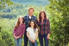 Sarah richardson is a canadian designer and television personality. Wayfair Volvo Go Off The Grid With Corus Media In Canada