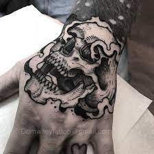 Manos Tatuadas