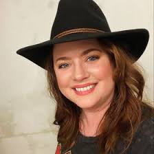 Hayley Arnold (bandteesnboots)