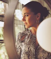 Entourage' star Emmanuelle Chriqui Dishes