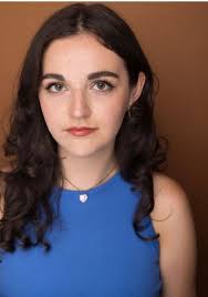 Sarah Lovett's Instagram, Twitter & Facebook