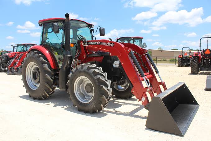 Case IH Farmall 120C Tractor