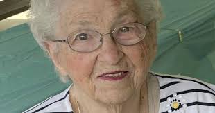 Lois Evelyn Graves Holbert