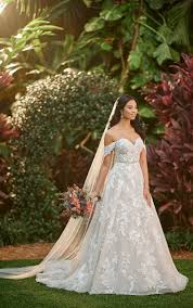 Our sample sale wedding dresses feature dresses from four amazing brands aire barcelona, true bride, bianco evento and jasmine. Wedding Dress Sample Sale London Angelica Bridal