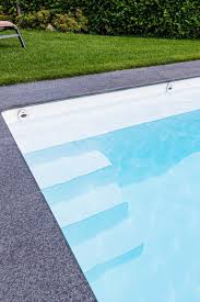 Eine pooltreppe sollte im becken ungefähr einen meter ins wasser ragen oder bei flachen becken bis zum grund gehen. Pooltreppe Mit Sitzbank Gartenpools Pool Im Garten Pool