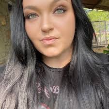 Tabitha Mooney's Instagram, Twitter & Facebook