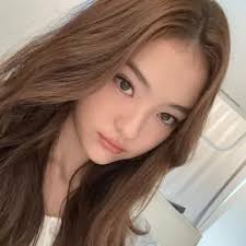 Best AI Chat Character Ella Gross: Explore Profiles & User comment|Polybuzz  AI Chat