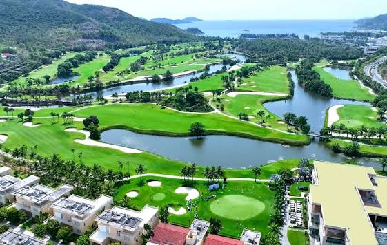 Diamond Bay Golf & Villas