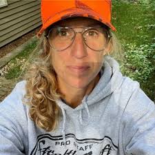 Renée Aubern (@reneeaubern)