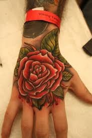 Semra Aydogdu Taksim Dovme Facebook Tattoo Catalog Old School Tattoo Piercing Tattoo