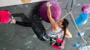 … das klettern ist jetzt in dieses format gepresst worden, und so wird es der ganzen welt bei olympia präsentiert. Garnbret Co Diese 20 Frauen Klettern In Tokio Um Gold Mehr Sport Bildergalerie Kicker
