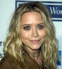 Her breast/bra size 34, waist size 24 & hip size 34 inches. Mary Kate Olsen Wikipedia