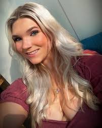 Alaina Erhardt's Instagram, Twitter & Facebook