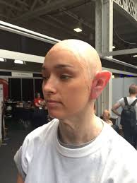 Artista Transforma Garota Em Punk Mais Velho Para Mostrar Suas Habilidades De Maquiagem