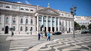 Portugal reported 842.2k confirmed covid 19 coronavirus cases out of which 71 are critical with 334 infected and 1 dead in last 24 hours. Portugal Tightens Virus Restrictions Amid Record Surge
