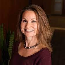 Lori Pearman's Instagram, Twitter & Facebook