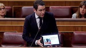 El hasta ahora secretario general del grupo popular en el congreso, josé antonio bermúdez de gonzález pons continuará como portavoz en el grupo parlamentario del pp en estrasburgo por. Garcia Egea Nuevo Secretario General De Pp Y Dolors Monsterrat Portavoz En El Congreso