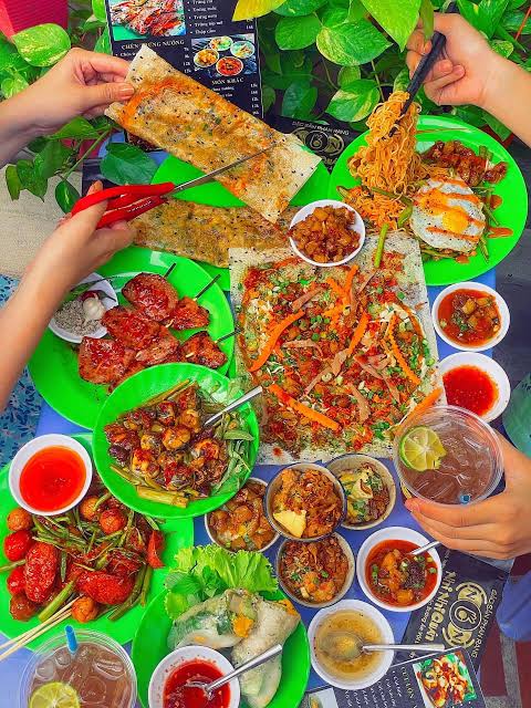 Top 15+ địa chỉ bánh tráng nướng Sài Gòn ngon, topping đa dạng – VinWonders