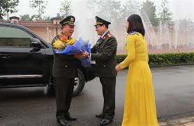Nhanh lên giúp anh với. Bao Cong An Nghá»‡ An