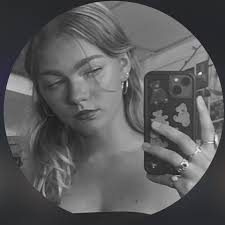 Molly Bartley and Brendon Poll's Wedding Website