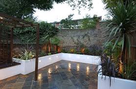 The Urban Courtyard Garden By Earth Designs Www Earthdesigns Co Uk London Garden Design And Landscape Build Small Courtyard Garden Ideas Uk Courtyard Garden Urban Courtyards