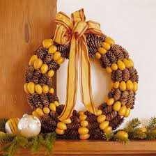 Herbst Turkranz Aus Naturlichen Materialien Basteln 27 Ideen Herbstkranze Weihnachtskranz Und Kranz Ideen