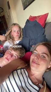 elena mccarthy (@elemccarthy)